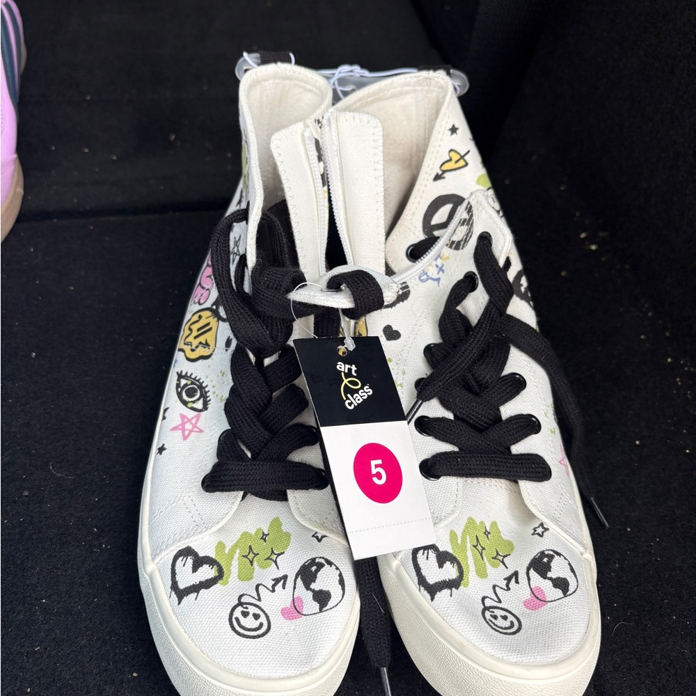 Art Class Graphic High-Tops with Black Laces